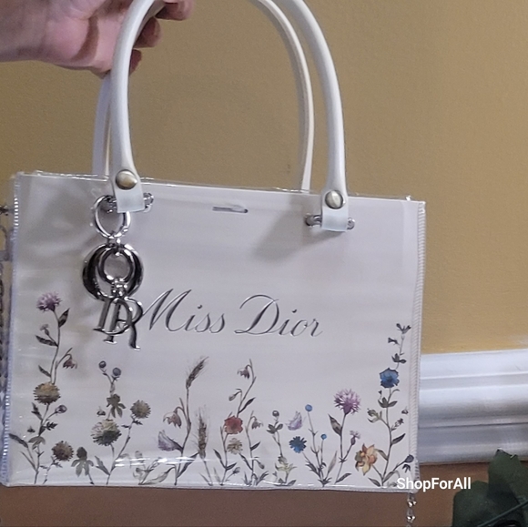 Dior - Picture 11 of 12